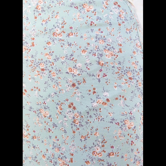 Brandy Melville Phoebe Floral Skirt - Picture 6 of 6